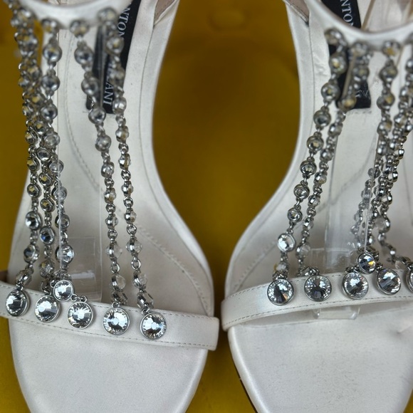 ANTONIO MELANI White Crystal Embellished Heels Size 9M - Picture 6 of 13